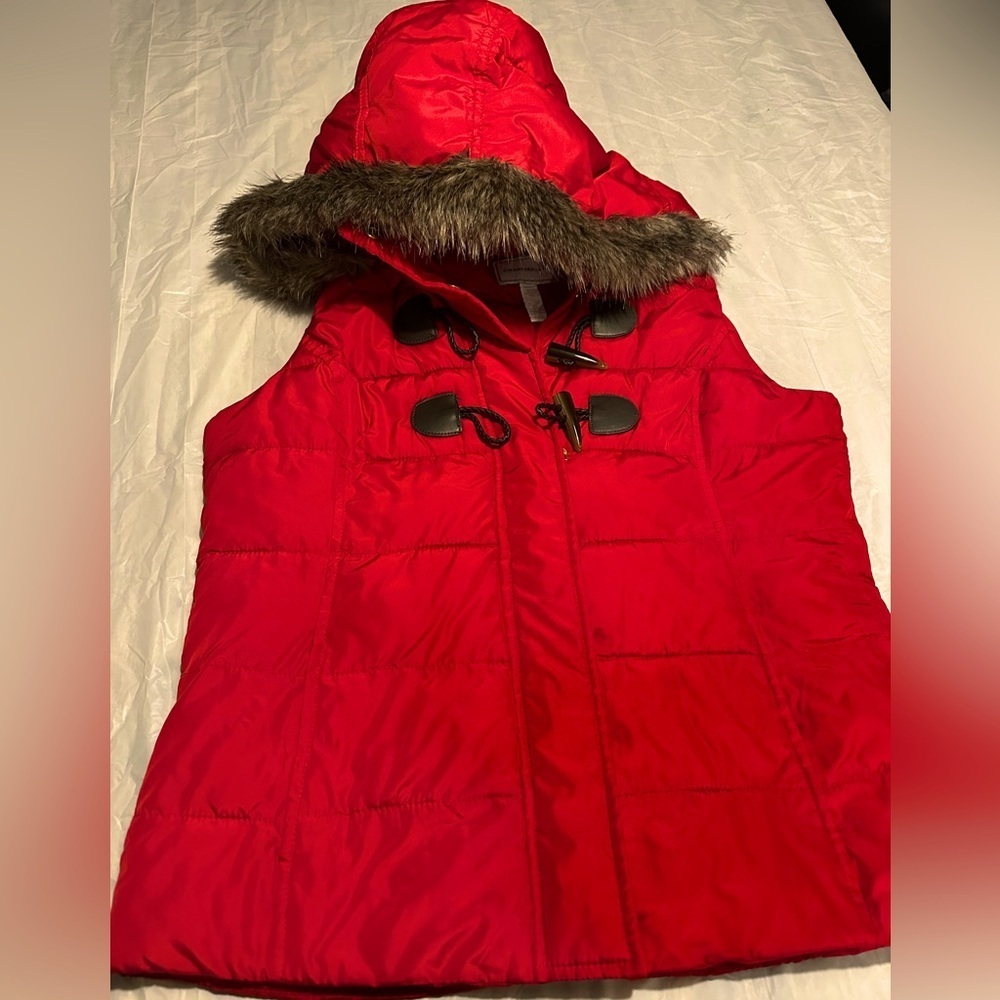 Vest Women’s Red Charter Club vest Faux Fur size small Great condition! Warm! - Picture 3 of 9